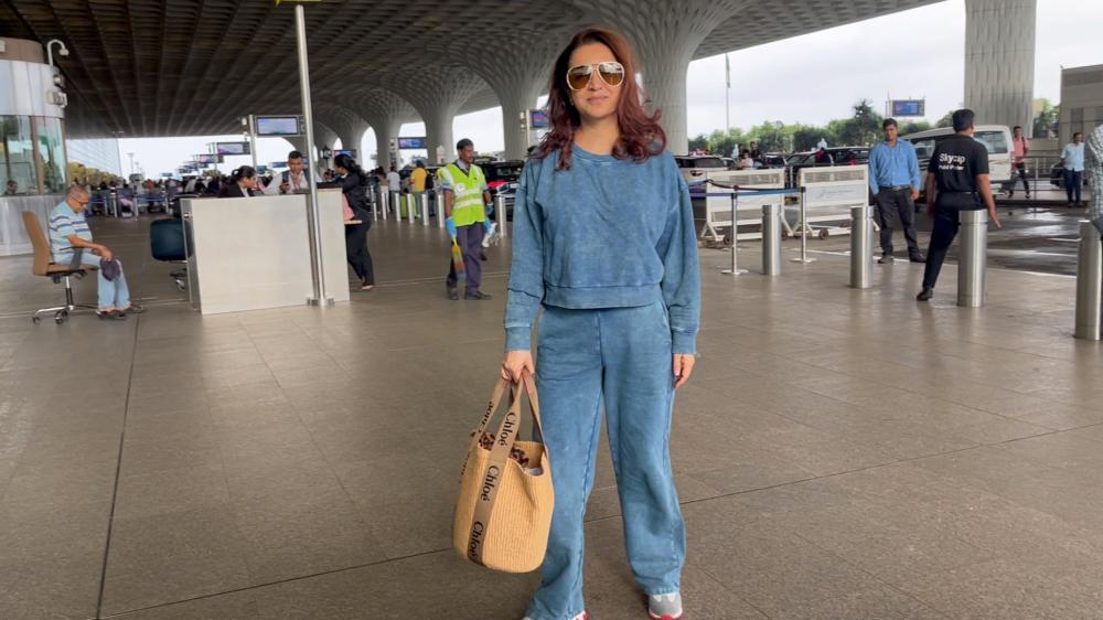 tisca-chopra-looked-elegant-and-stylish-catching-everyone-s-attention-with-her-travel-ensemble